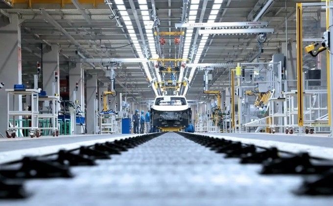 Shaanxi Xianghelixin Automobile Sales Service Co., Ltd. خط إنتاج المصنع