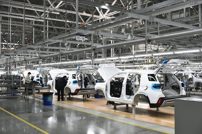 Shaanxi Xianghelixin Automobile Sales Service Co., Ltd. خط إنتاج المصنع